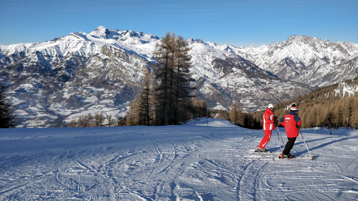 Saint L Ger Les M L Zes En Hiver Un Domaine Skiable Tr S Nature