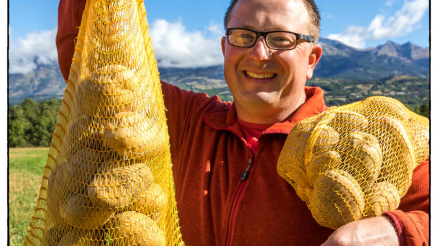 Hautes-Alpes (05), Vallée du Champsaur, St Laurent du Cros - Le Cros, Production de fruits et légumes de saison - Maraîchage en agriculture raisonnée, Jérôme Lafont //  Hautes-Alpes (05), Champsaur Valley, St Laurent du Cros - Le Cros, Production of seasonal fruits and vegetables - Market gardening in rational agriculture, Jérôme Lafont