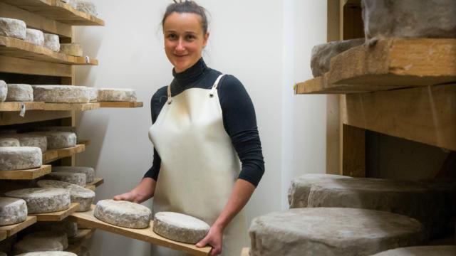 Hautes-Alpes (05), Vallée du Champsaur, Chabottes, GAEC Pré Lacombe, Fromages fermiers au lait cru de vache, Marion Ranguis et Jean-Luc Ranguis   // Hautes-Alpes (05), Valley Champsaur, Chabottes, GAEC Pre Lacombe, farmhouse cheeses made with raw cow's milk, Marion and Jean-Luc Ranguis Ranguis