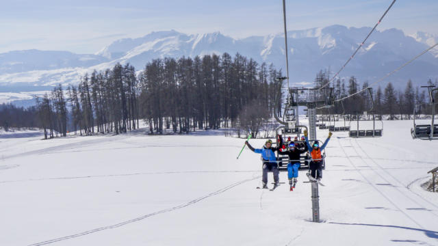 Montée en télésiège au plateau de Libouze à St Léger