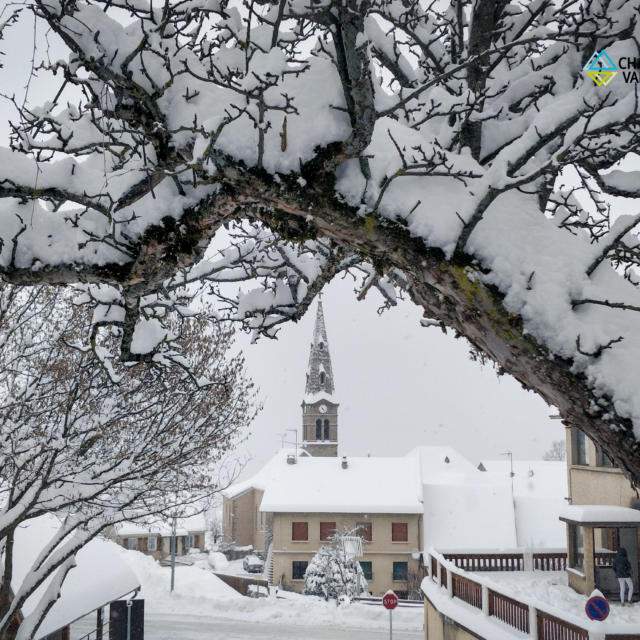 Chute de neige à la station de St léger les Mélèzes