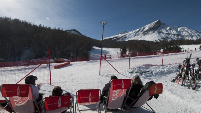 Vue sur les pistes de Laye depuis la terrasse du Petit renard