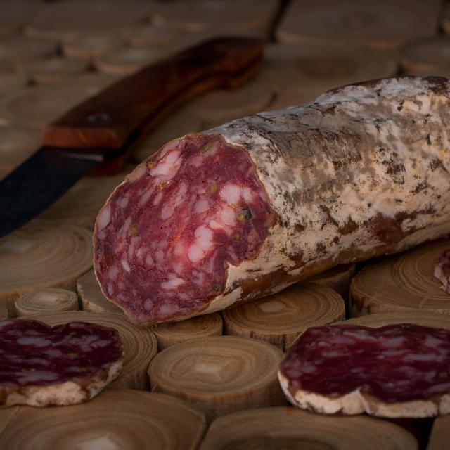 Hautes-Alpes (05), Vallée du Champsaur, Saint Eusèbe, Salaison des Ecrins, Saucissons, Quatre médailles d'or décernées à la Salaison des Ecrins au concours général agricole    // Hautes-Alpes (05), Valley Champsaur, Saint Eusèbe, The Ecrins Salting, Saucissons, Four gold medals in the Ecrins Salting the general agricultural competition