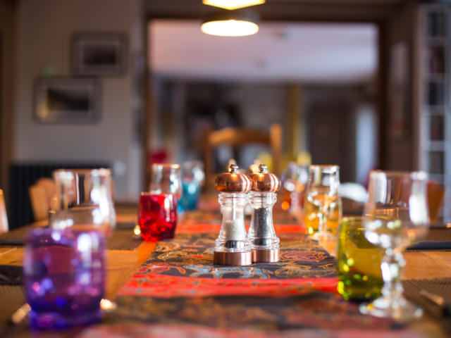 Table dressée à l'auberge des Ecrins