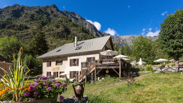 Hautes-Alpes (05), Vallée du Champsaur, La Motte-en-Champsaur, Molines-en-Champsaur, Auberge Gaillard, gîte et restaurant  //  Hautes-Alpes (05), Champsaur Valley, La Motte-en-Champsaur, Molines-en-Champsaur village, Auberge Gaillard, lodging and restaurant