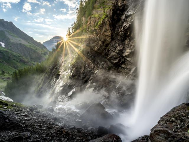 Cascade de la Pisse, randonnée au refuge du Touron