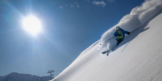 Skieur à la station d'Orcières Merlette