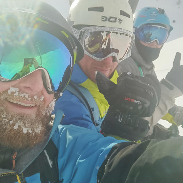 Selfie de skieurs à Orcières Merlette