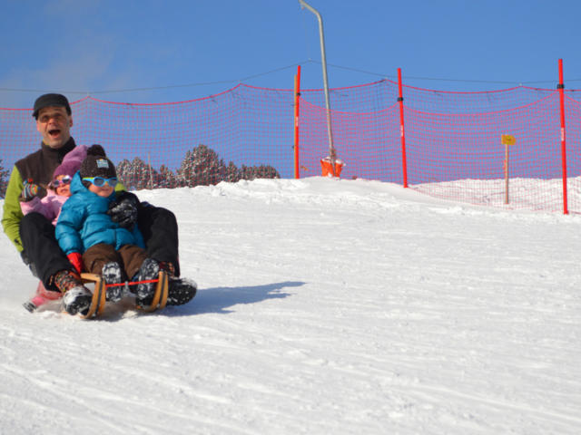 Journée luge à la station de Laye