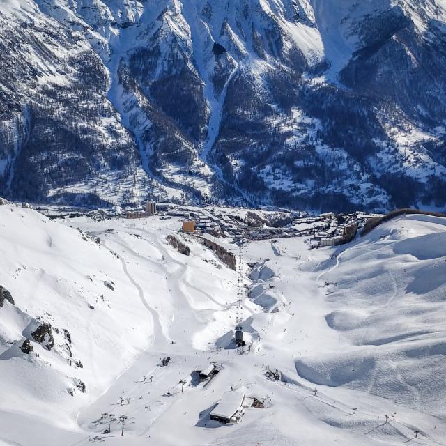 Parapente à la station d'Orcières Merlette