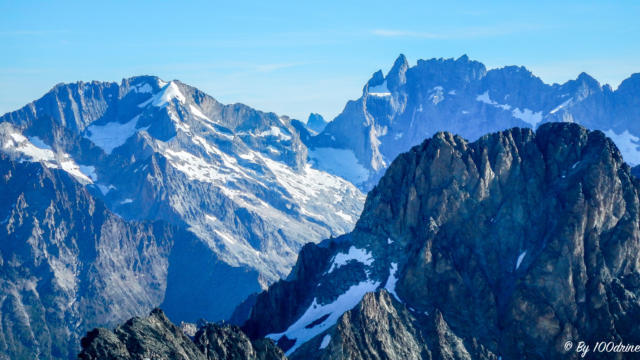 Montée aux Rouies en alpinisme