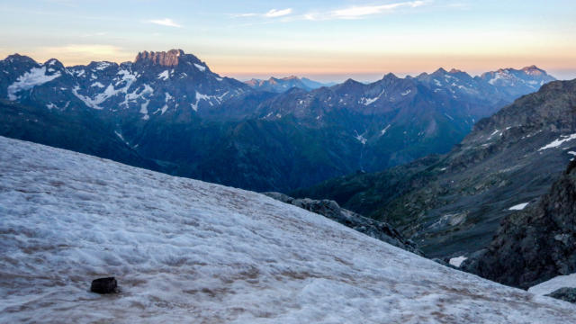 Montée aux Rouies en alpinisme