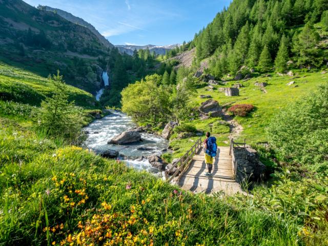 Randonnée pédestre dans la zone coeur du Parc national des Ecrins