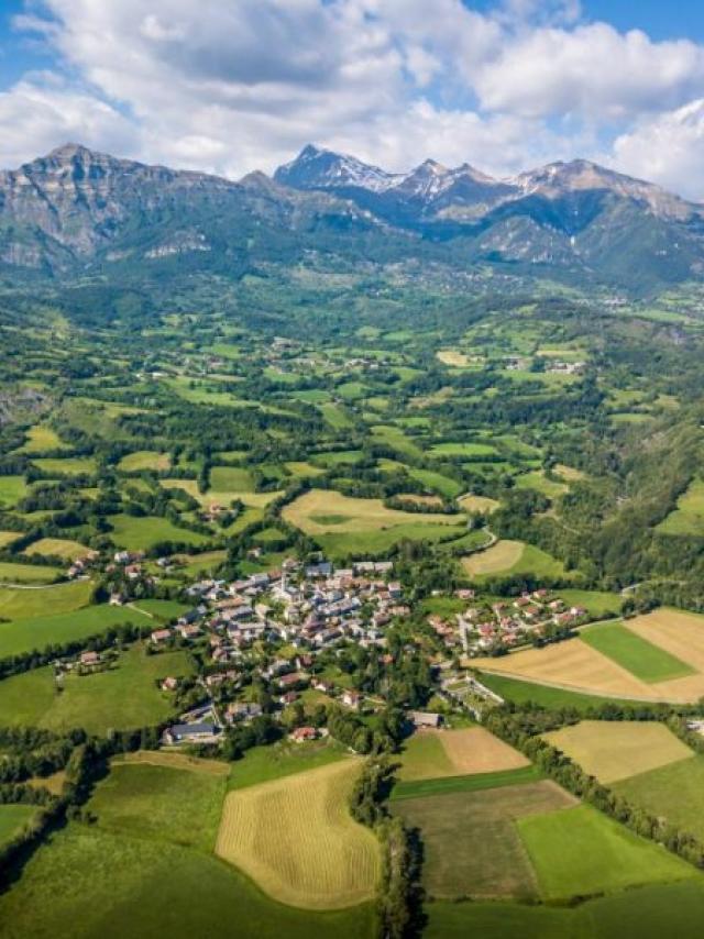 Saint julien en Champsaur et son bocage