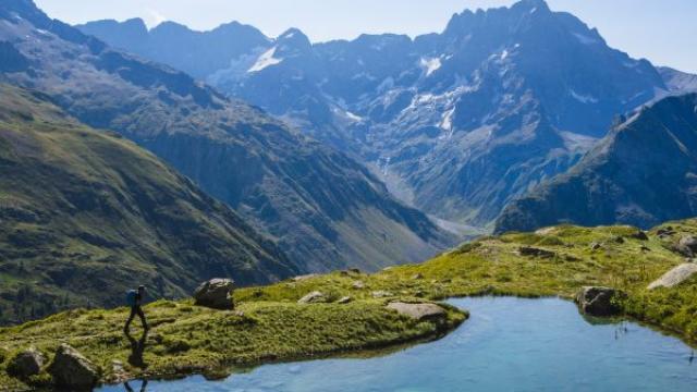 Lac bleu dans la vallée du Valgaudemar