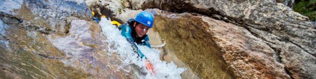 Glissade dans le canyon de la Rouanne à Ancelle