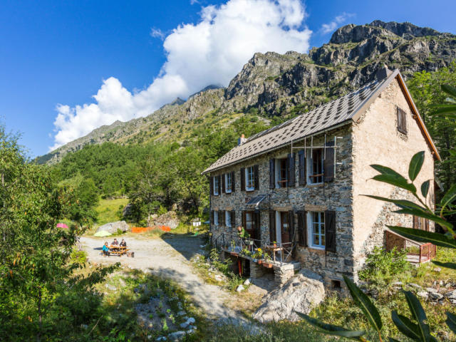 Hautes-Alpes, 05, Parc national des Ecrins, Vallée du Valgaudemar, Refuge du Clot ( Xavier Blanc, CAF ),  altitude 1397m  //  Hautes-Alpes, 05, Ecrins national park, Valgaudemar valley, Refuge du Clot (Xavier Blanc), altitude 1397m