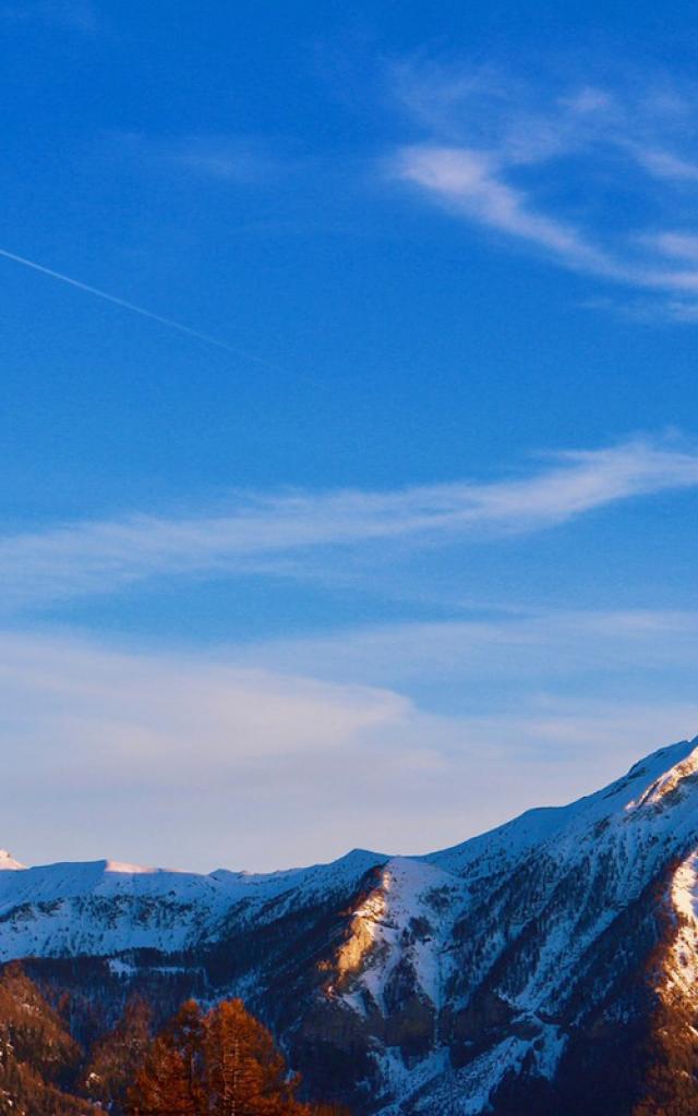 Montgolfière en hiver à Chaillol dans les Hautes Alpes