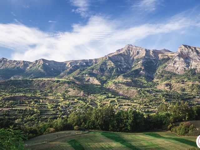 Vue depuis Sait Léger les Mélèzes sur la vallée du Champsaur