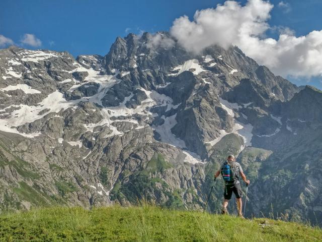 Randonnée dans le Valgaudemar face au Sirac