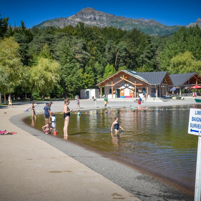 Plage surveillée au plan d'eau du Champsaur