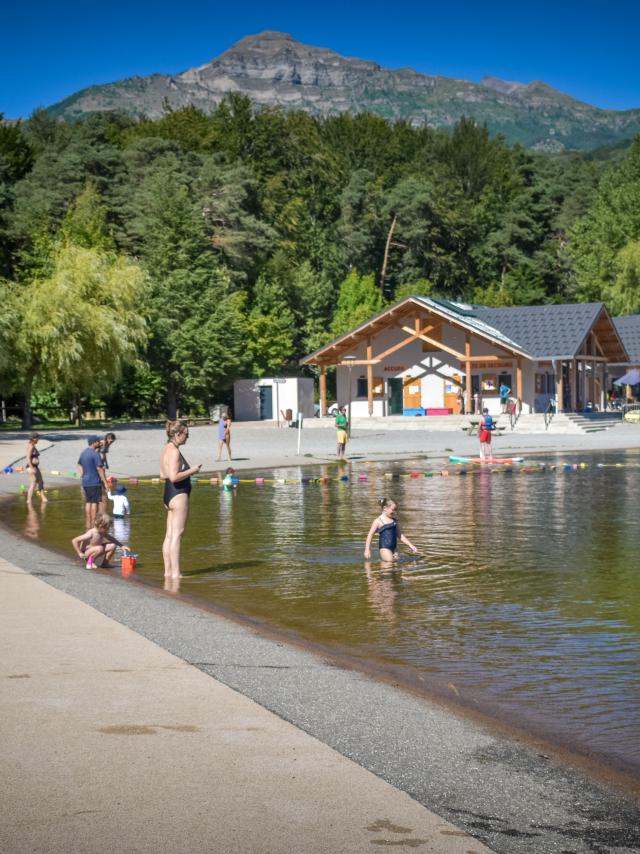 Plage surveillée au plan d'eau du Champsaur