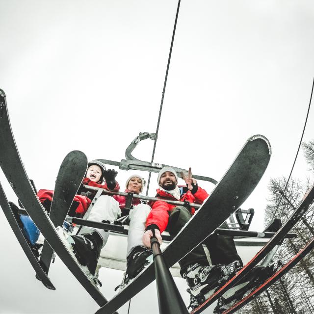 Ski en famille à Chaillol sur le télésiège