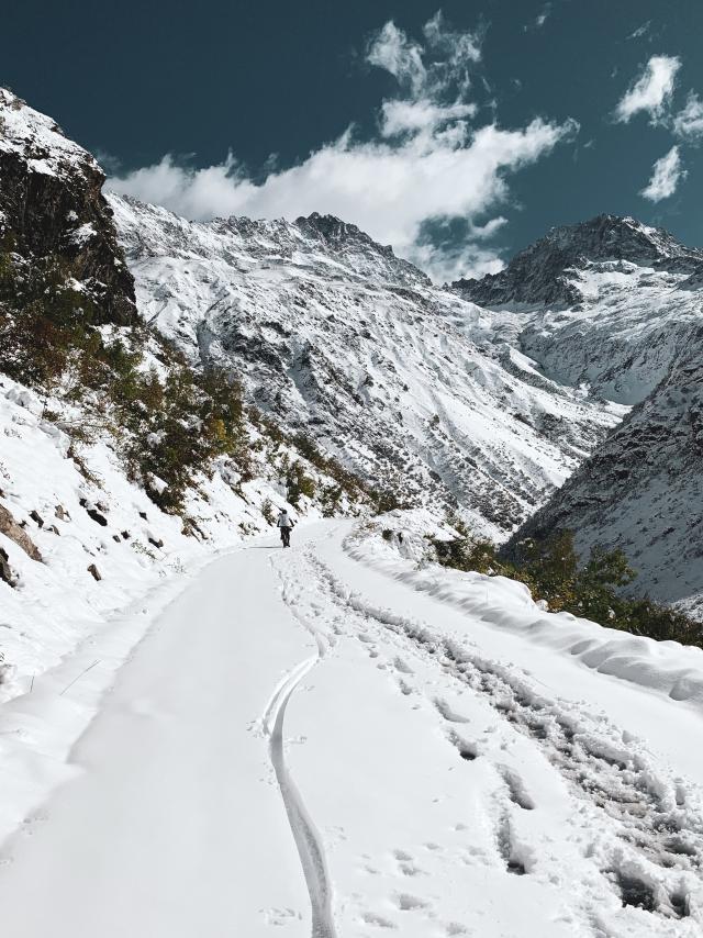 Montée au Gioberney dans la vallée du Valgaudemar