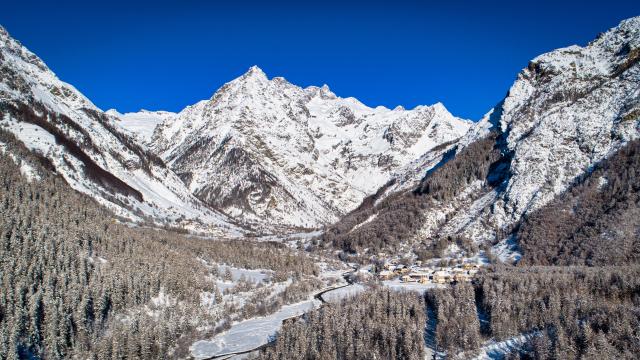 Vallée de Champoléon pendant l'hiver