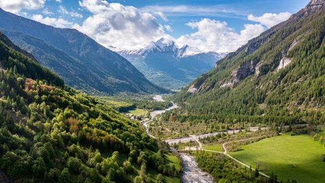 Vallée de Champoléon au printemps