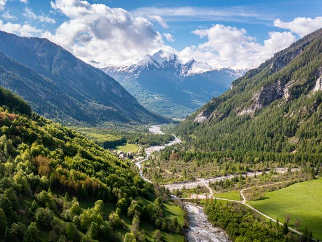 Vallée de Champoléon au printemps