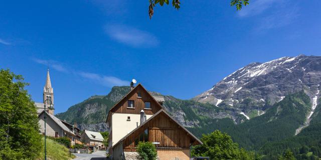 Hautes-Alpes (05), Vallée du Champsaur, Orcières, Centre de Vacances L'Aiguille//  Hautes-Alpes (05), Champsaur valley, Orcières, Centre de Vacances L'Aiguille