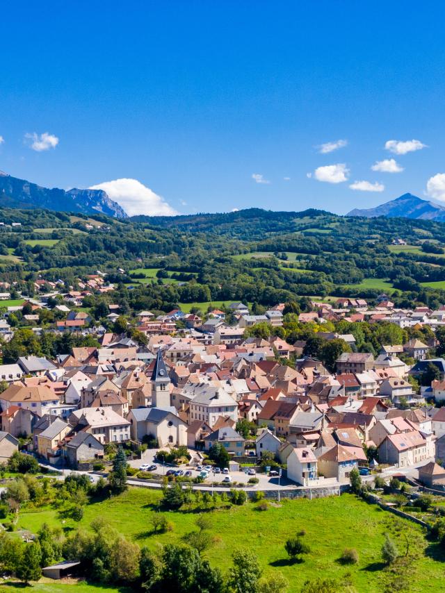 Vue aérienne de Saint Bonnet en Champsaur