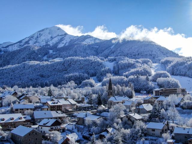 Vue hiver Saint Léger Les Mélèzes