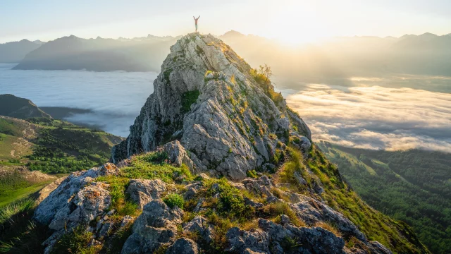 Vue du Pic de L'Aiguille à Laye dans la vallée du Champsaur